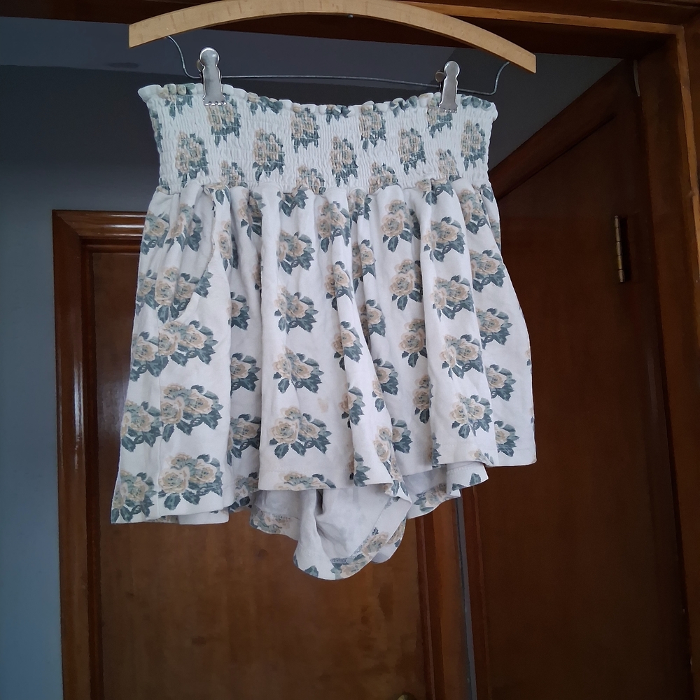Kate Quinn Cream and Blue Floral Skater Skirt